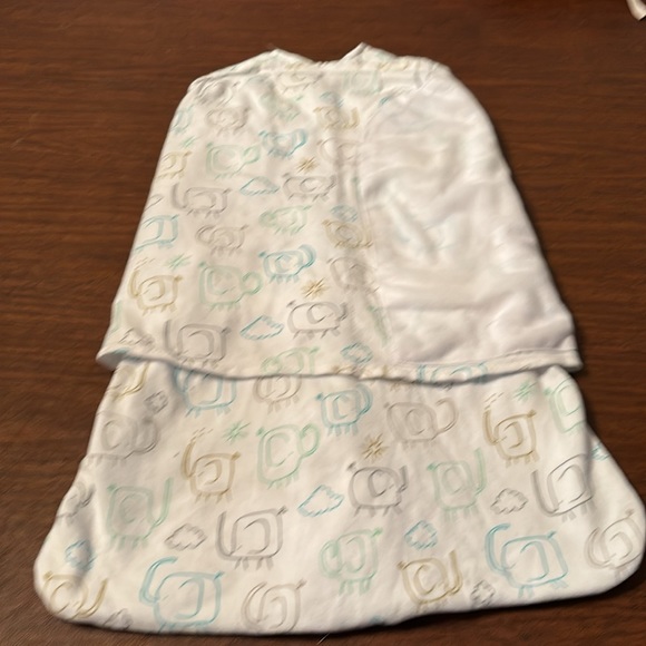 Halo Sleep Sack Swaddle Newborn 6-12 pounds white with blue/green elephants NWT - Picture 7 of 9